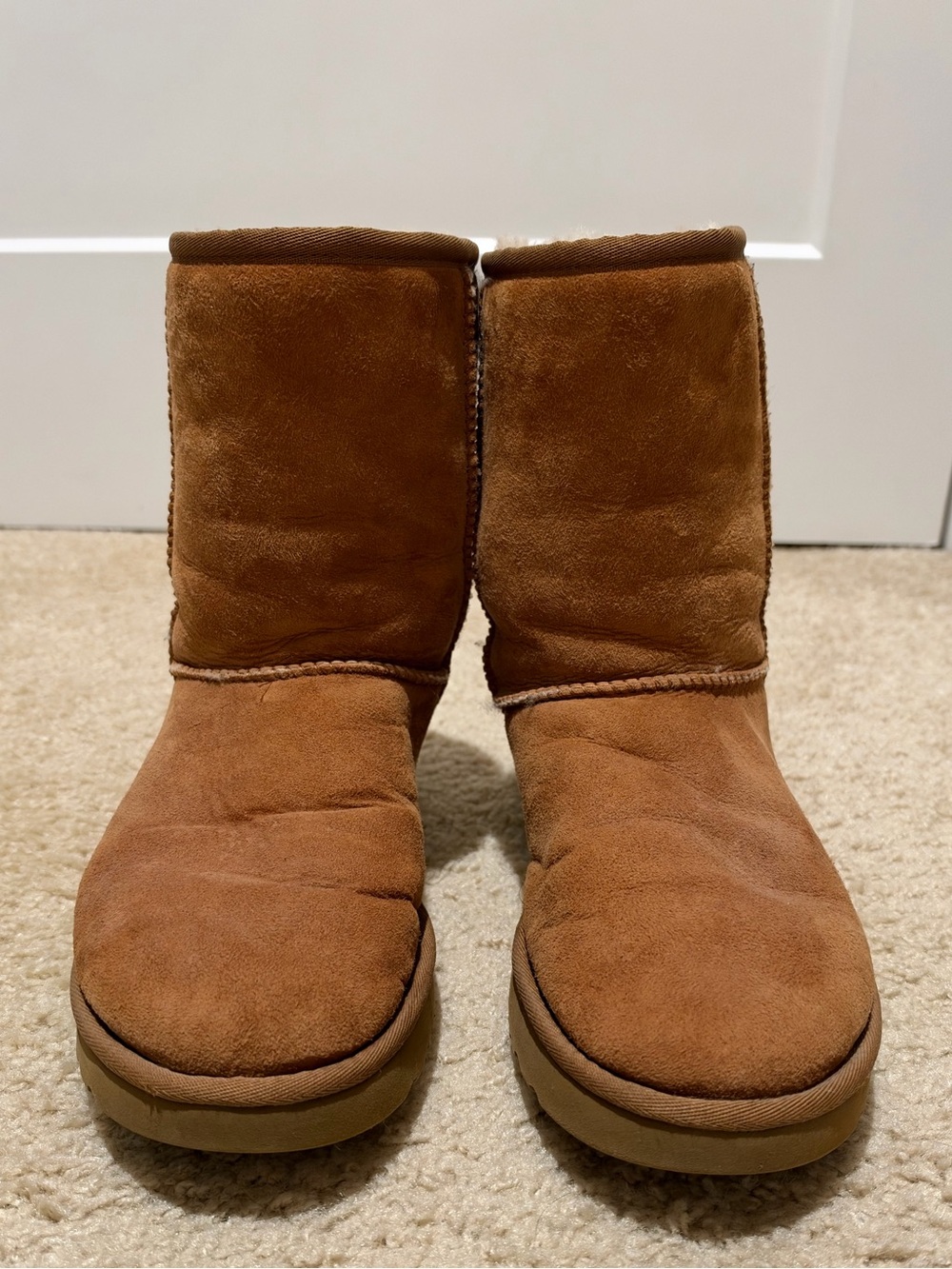 UGG Women's Classic Short Boot in Chestnut